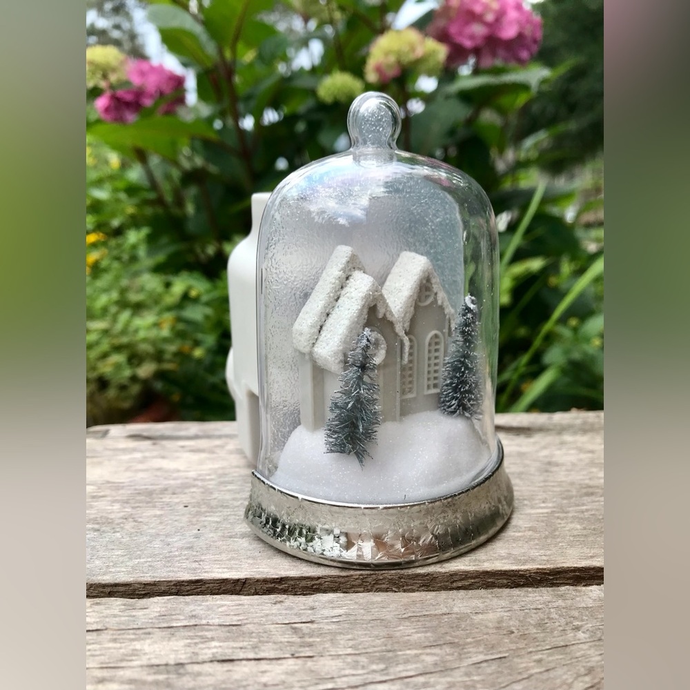 2/$10 YANKEE CANDLE Electric Scent Warmer Snow House Scene Wall Plug In Diffuser